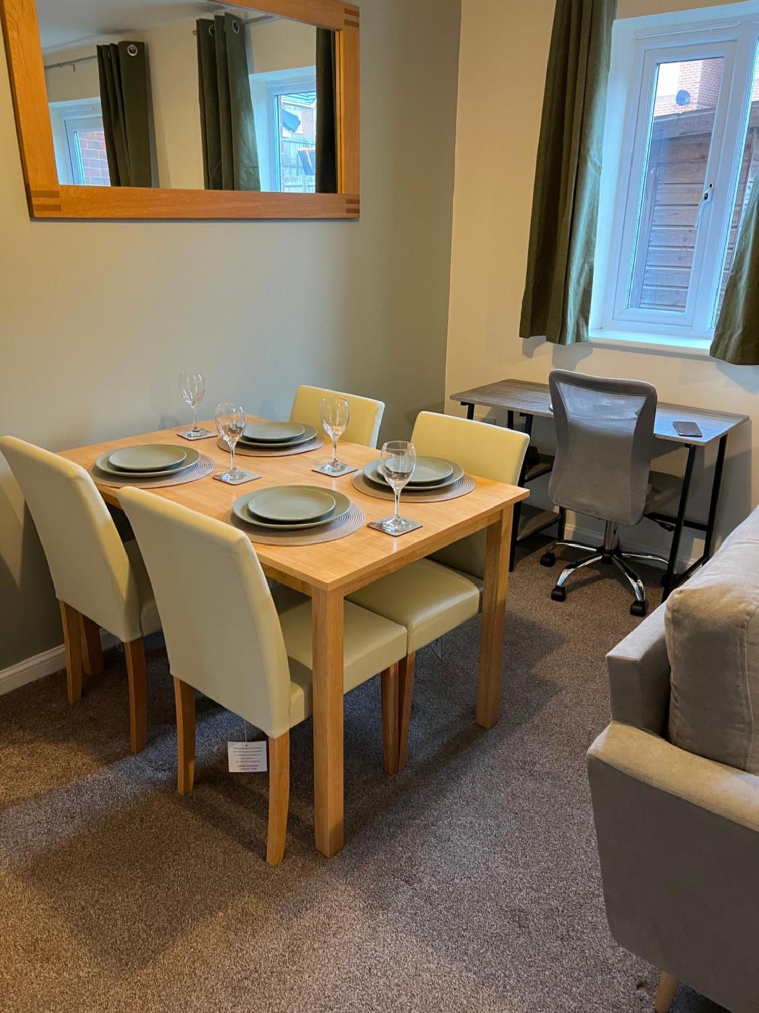 Modern Semi Detached In A Quiet Location, Driveway Parking Villa Ewloe Eksteriør bilde