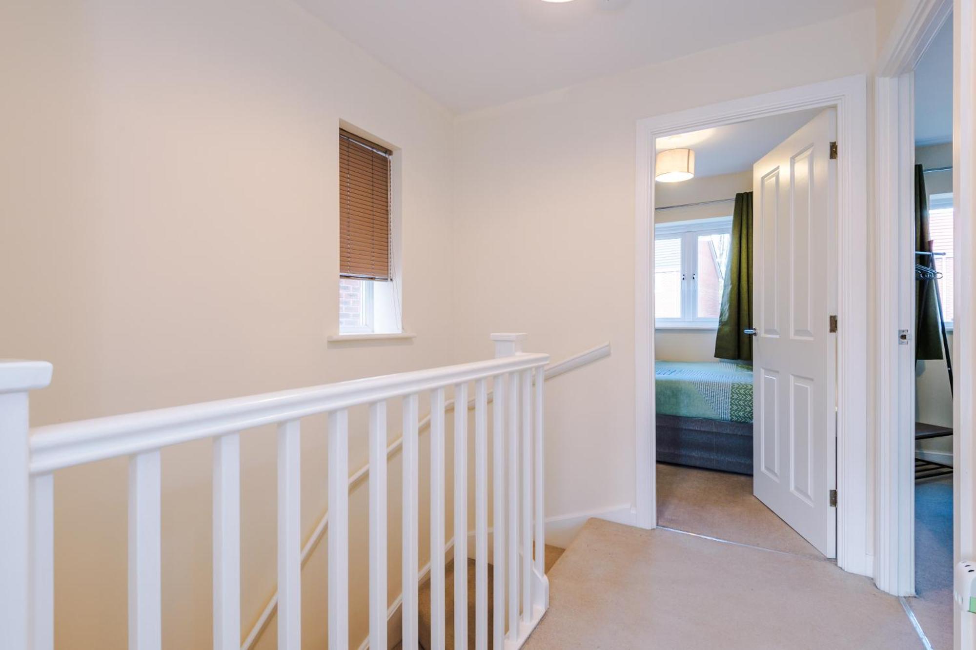 Modern Semi Detached In A Quiet Location, Driveway Parking Villa Ewloe Eksteriør bilde