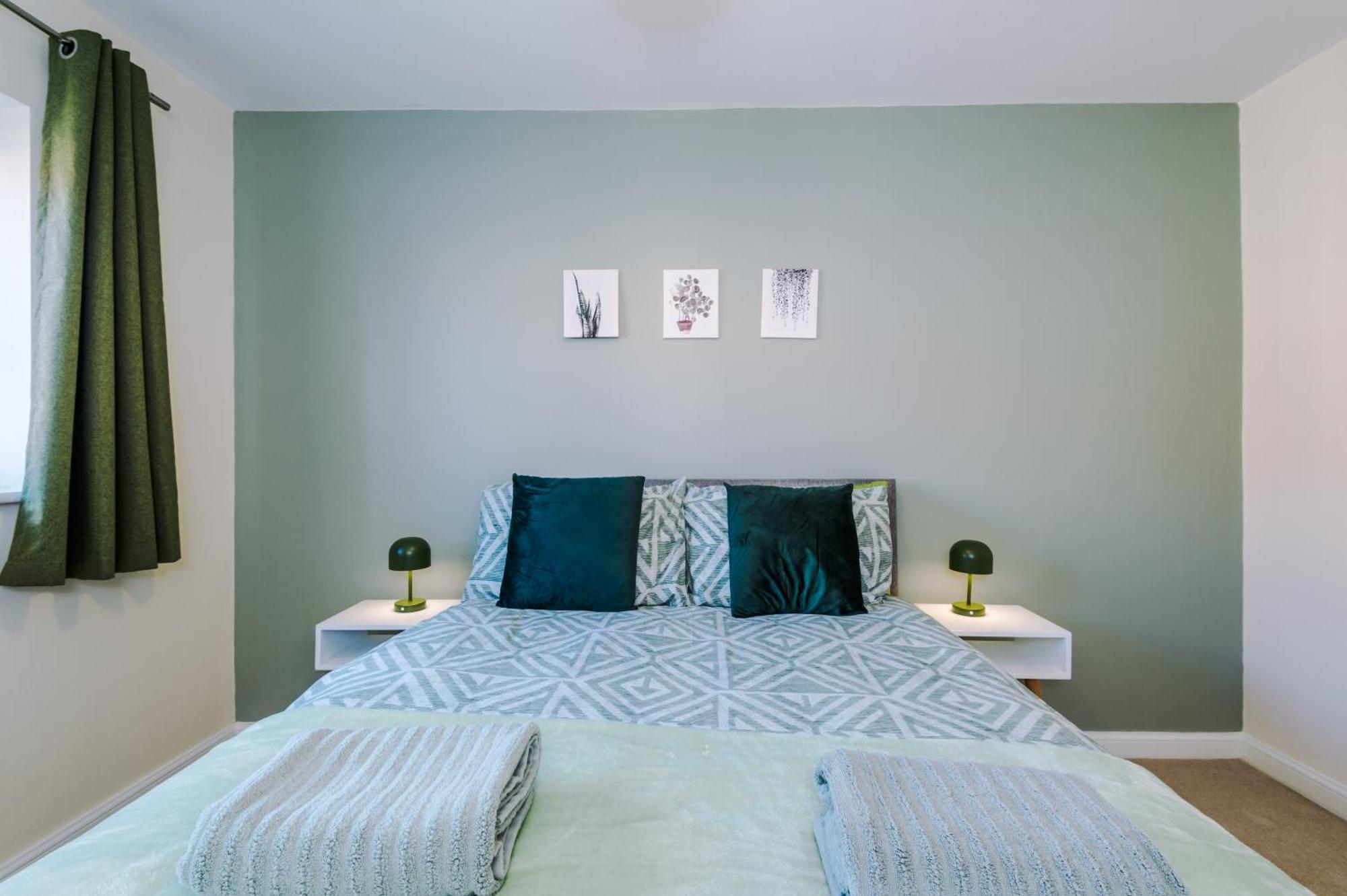Modern Semi Detached In A Quiet Location, Driveway Parking Villa Ewloe Eksteriør bilde