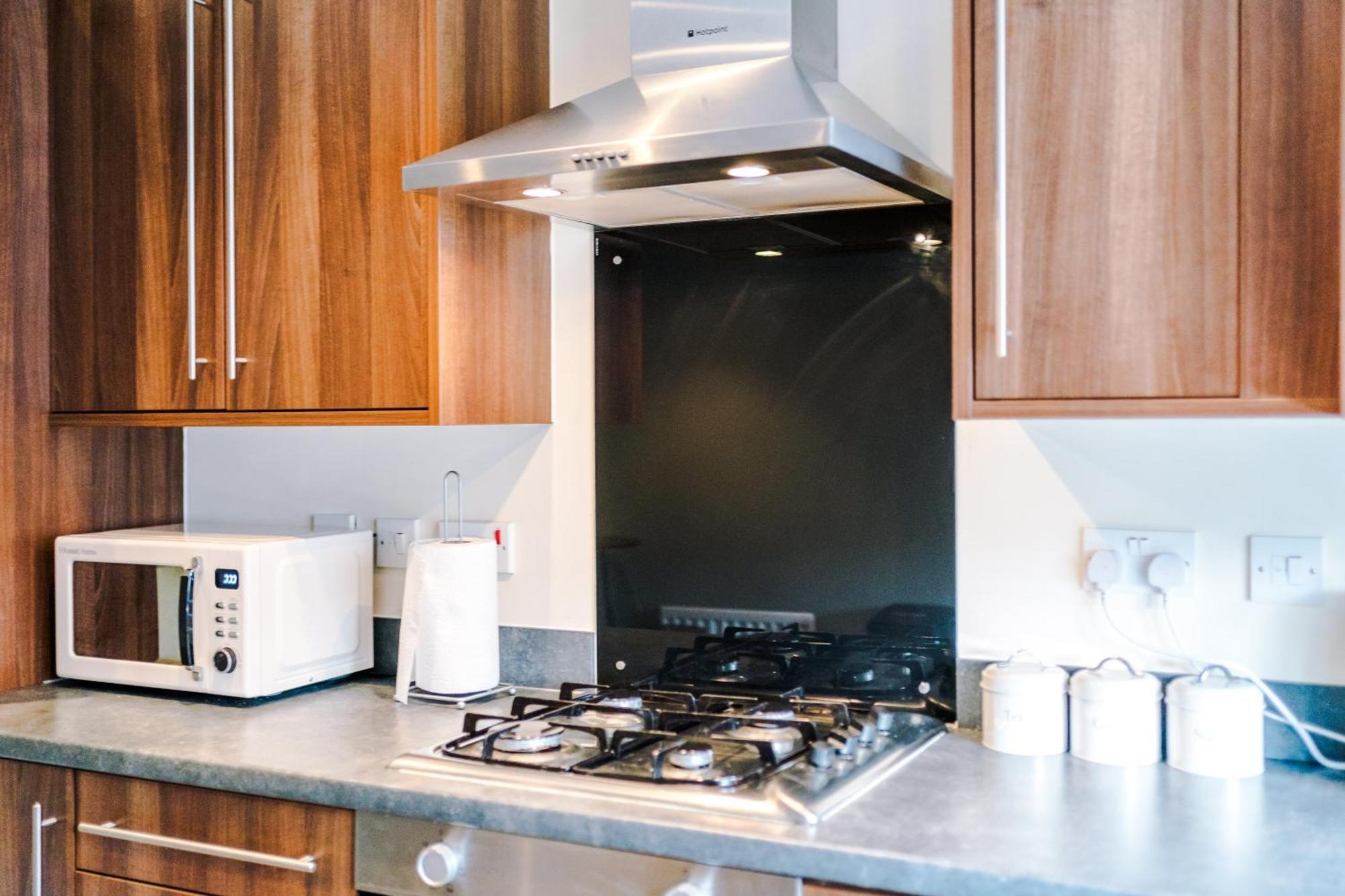 Modern Semi Detached In A Quiet Location, Driveway Parking Villa Ewloe Eksteriør bilde