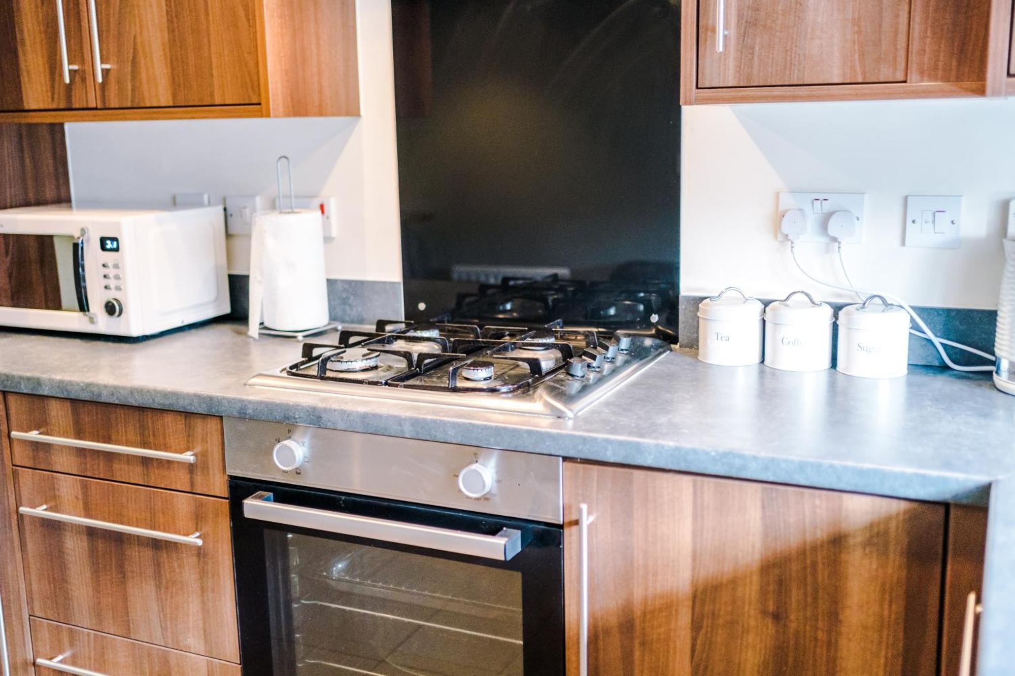 Modern Semi Detached In A Quiet Location, Driveway Parking Villa Ewloe Eksteriør bilde