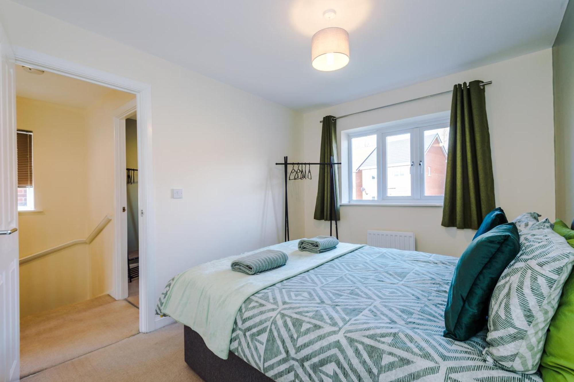 Modern Semi Detached In A Quiet Location, Driveway Parking Villa Ewloe Eksteriør bilde